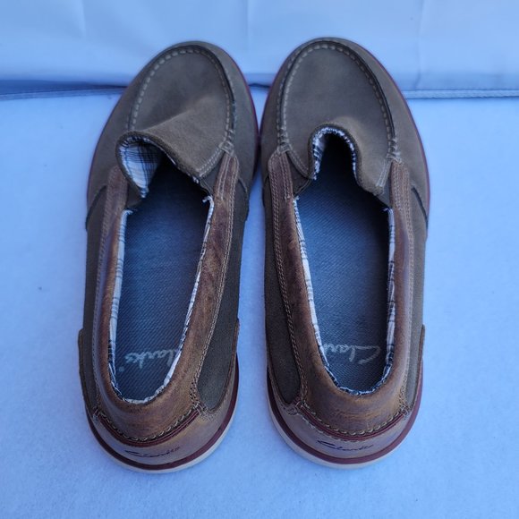 Clark\'s Shoes Men\'s size 9M Leather Slip on Loafer style Casual